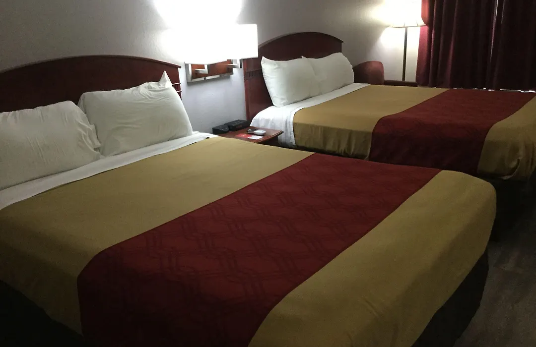 Econo Lodge Lincoln-1