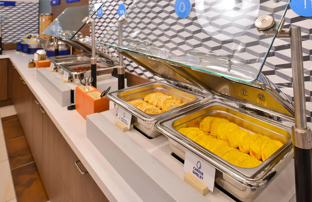 Holiday Inn Express & Suites Lincoln Airport By Ihg-1